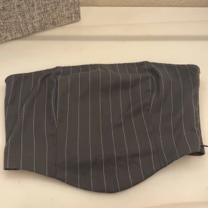 Topp  - Fin topp, knappt använd. Köp gärna via plicks frakttjänst och tveka inte att fråga vid funderingar 