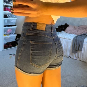 Blå jeansshorts - Molly, perfect jeans