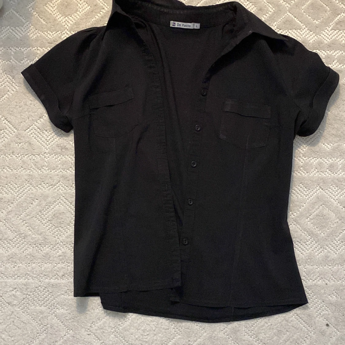 Svart kortärmad skjorta från De Facto
