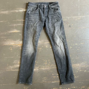 Jack and jones jeans - Säljer dessa jack and jones jeans som inte längre andvänds, frf riktigt bra skick utan defekter