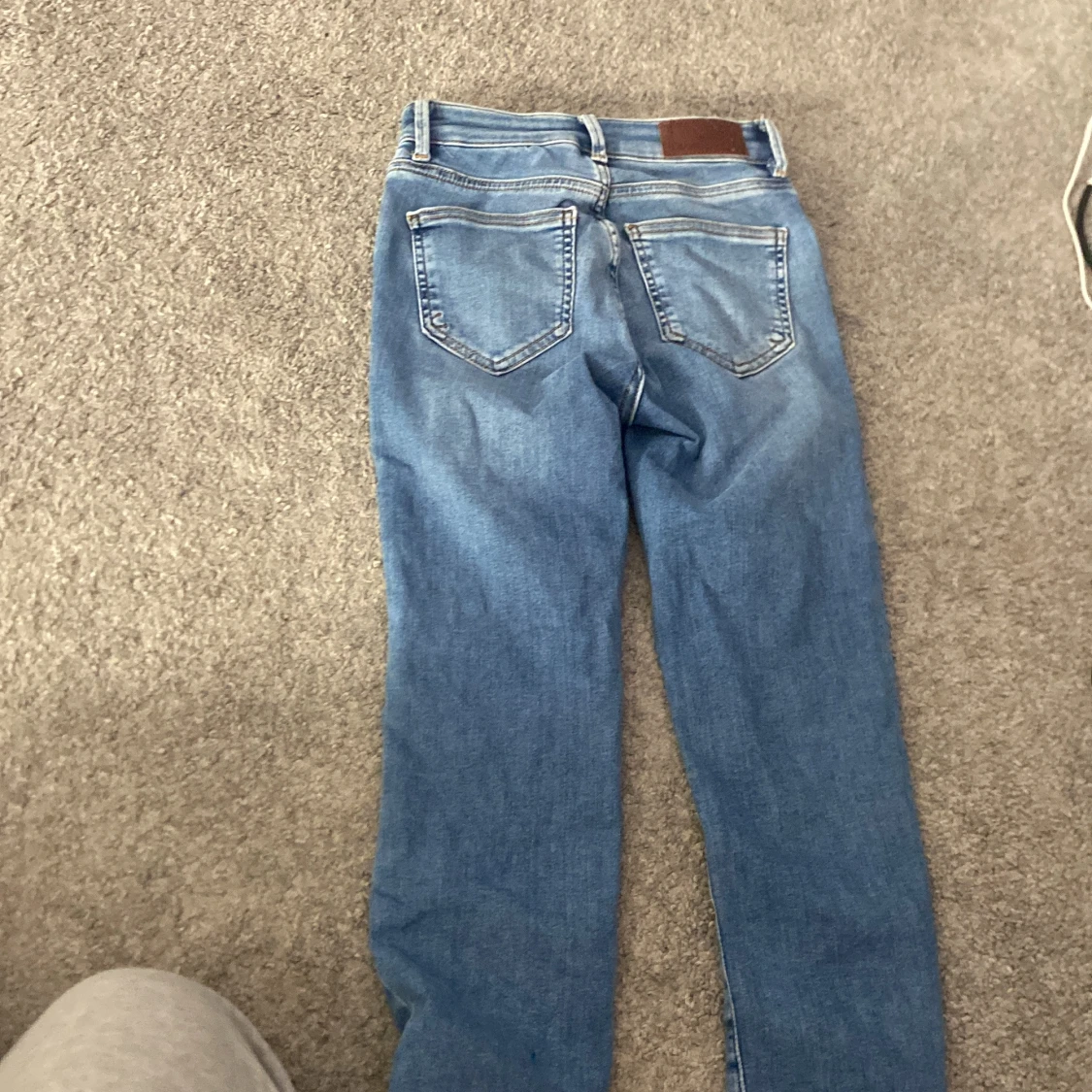 Blå jeans med låg midja - 91