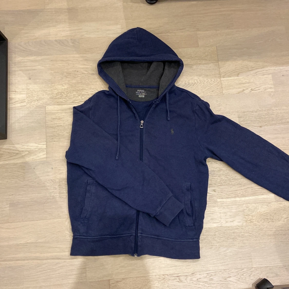 Mörkblå hoodie från Ralph Lauren - 90