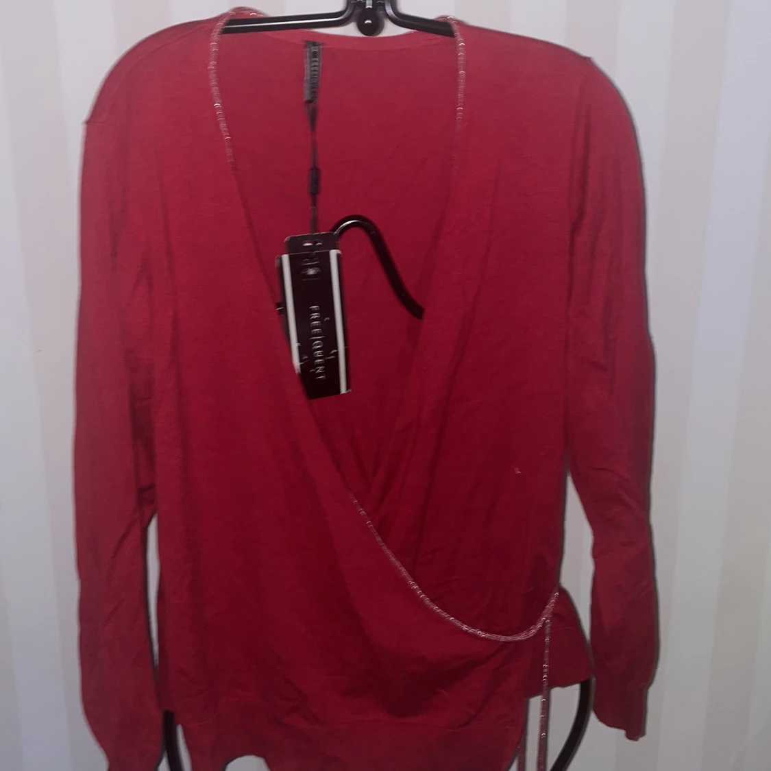 Röd omlottopp från Free Quent