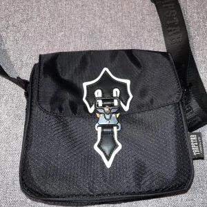 TRAPSTAR väska - Helt ny