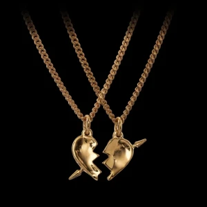 Marianillsdotter helsand  - Jag söker en person som vill köpa den har halsband med mej tillsammans, de kostar 4300 nya så vi behöver betala 2150kr, vill träffa i Stockholm att köpa, på nk. Klicka inte på köp nu 