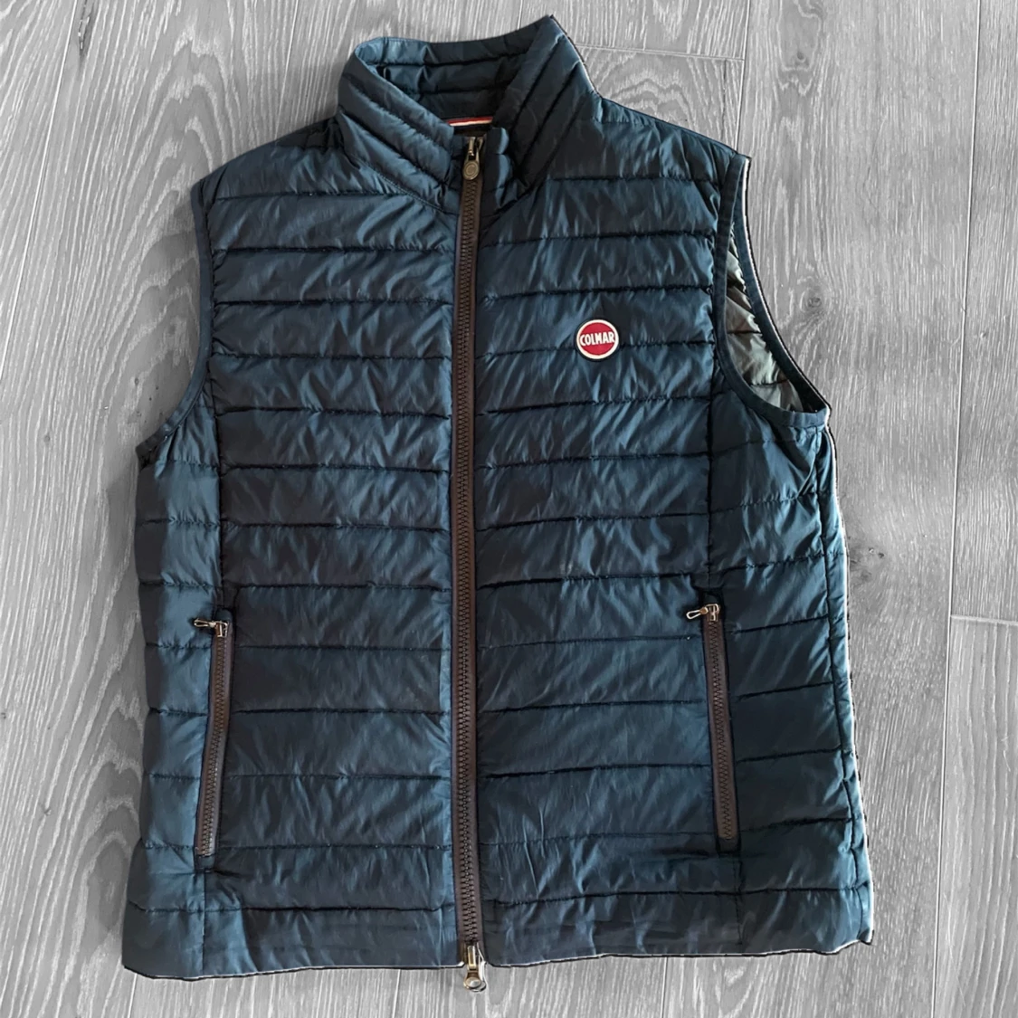 Mörkblå dunväst från Colmar