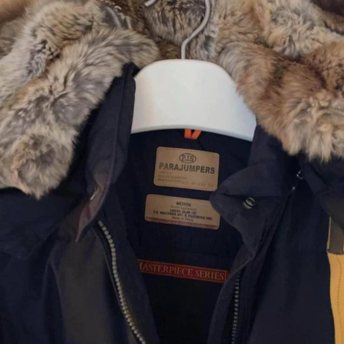 Mörkblå dunjacka från Parajumpers