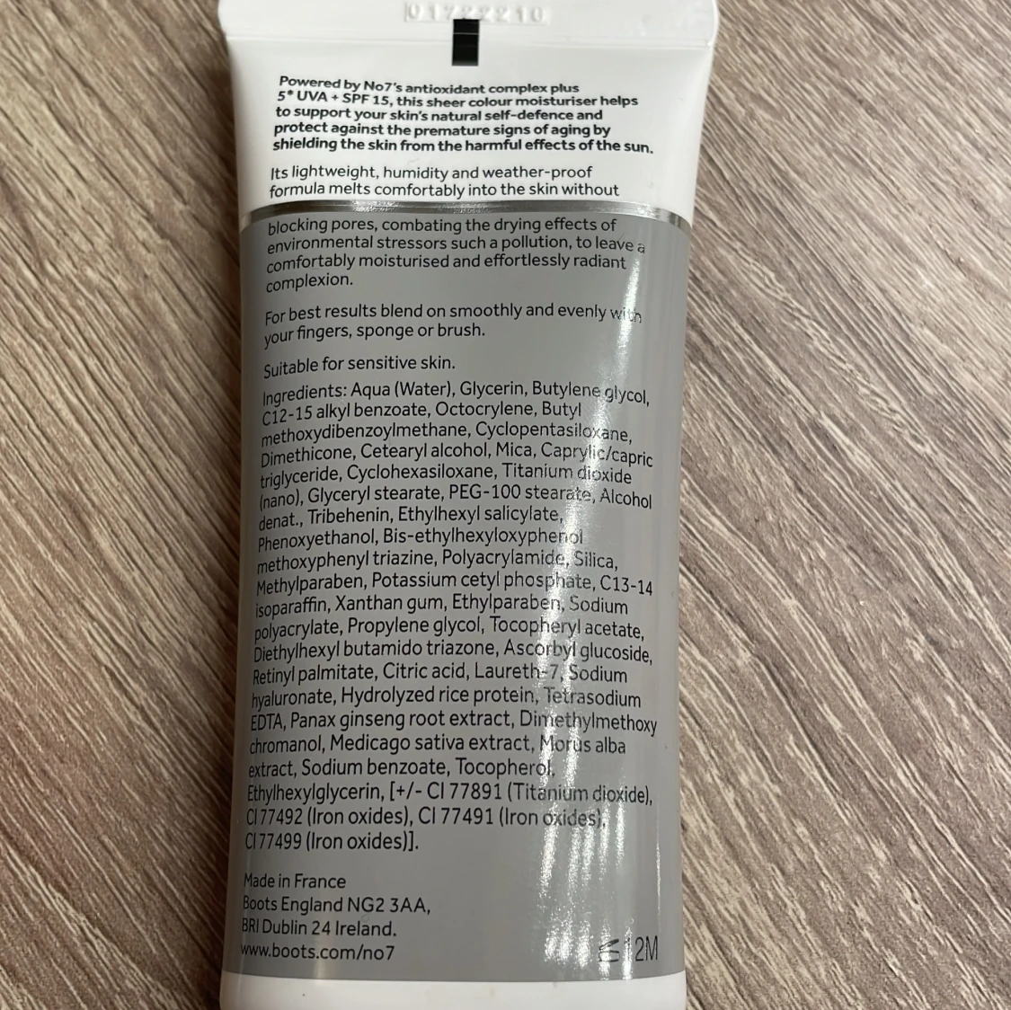 No7 Shield & Defend City Light Tinted Moisturiser - 90