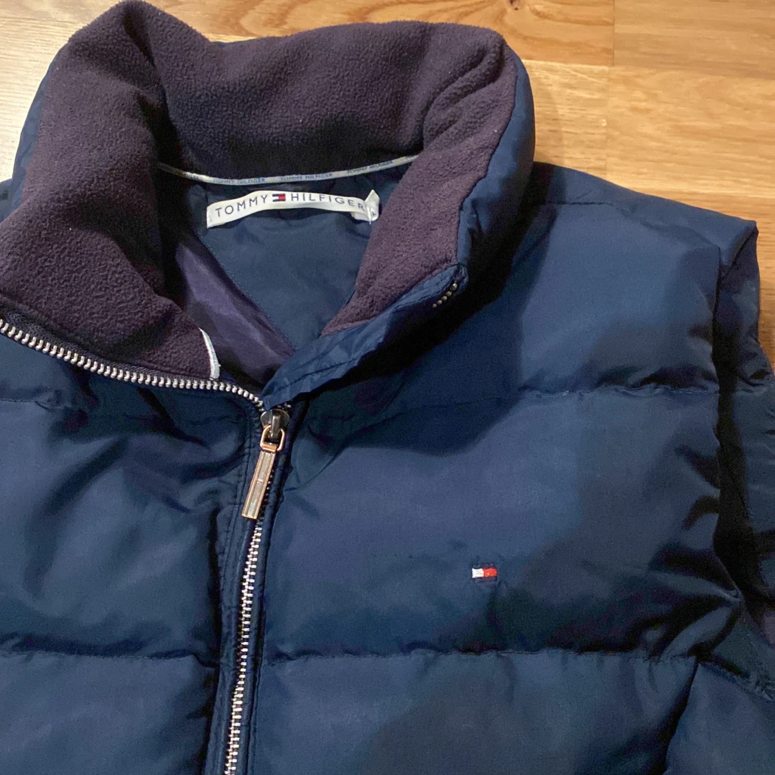 Mörkblå dunväst från Tommy Hilfiger - 91