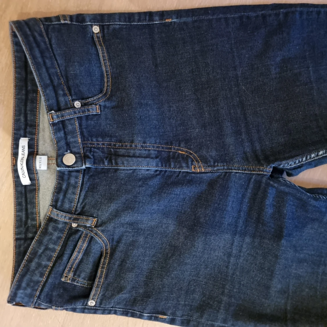 Mörkblå skinny jeans från Calvin Klein W32 L32 - 91
