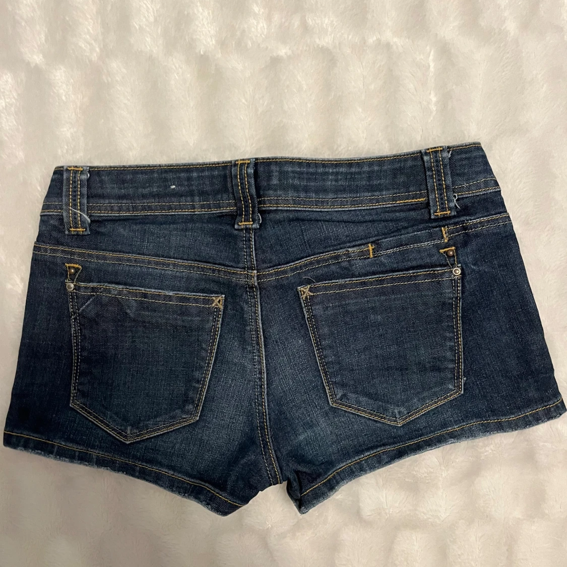 Mörkblå lågmidjade jeansshorts  - 90
