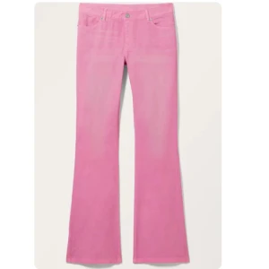 Rosa jeans  - ROSA lågmidjade utsvängda jeans, använda 1 gång !!🩷🩷 Skriv för fler bilder  
