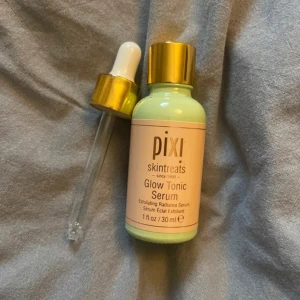 Pixi skintreats  - Pixi skintreats glow tonic serum. 30ml oanvänd