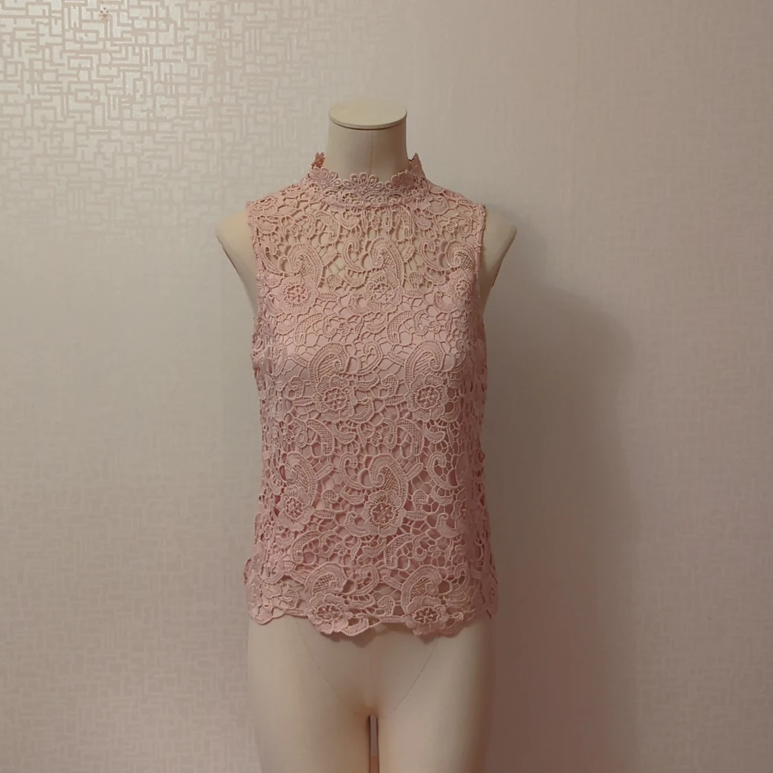 Rosa spetslinne från Vintage Stories