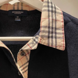 Burberry piké  - Sitter som XS men är storleken M