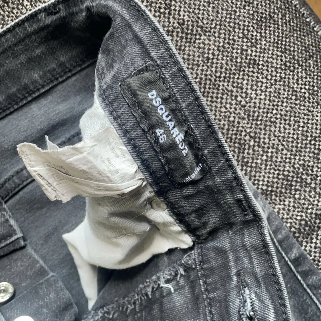 Byxor storlek 46 som ute passar längre  - 90