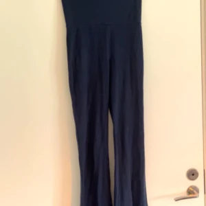 yoga byxor gina tricot - Bra skick, däremot är byxorna för små i längden därför säljer jag.