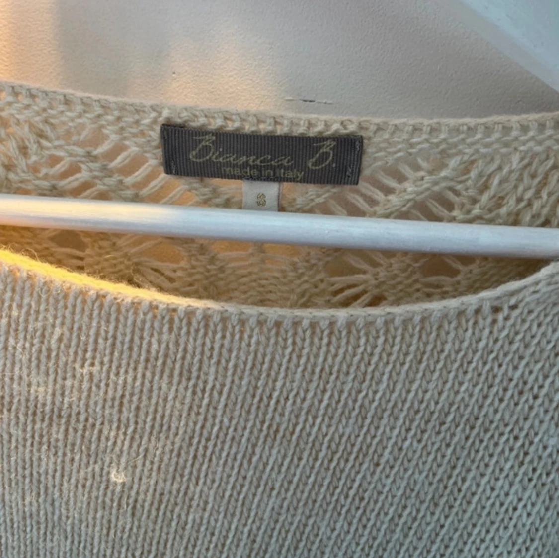 stickad tröja med virkad rygg - 91