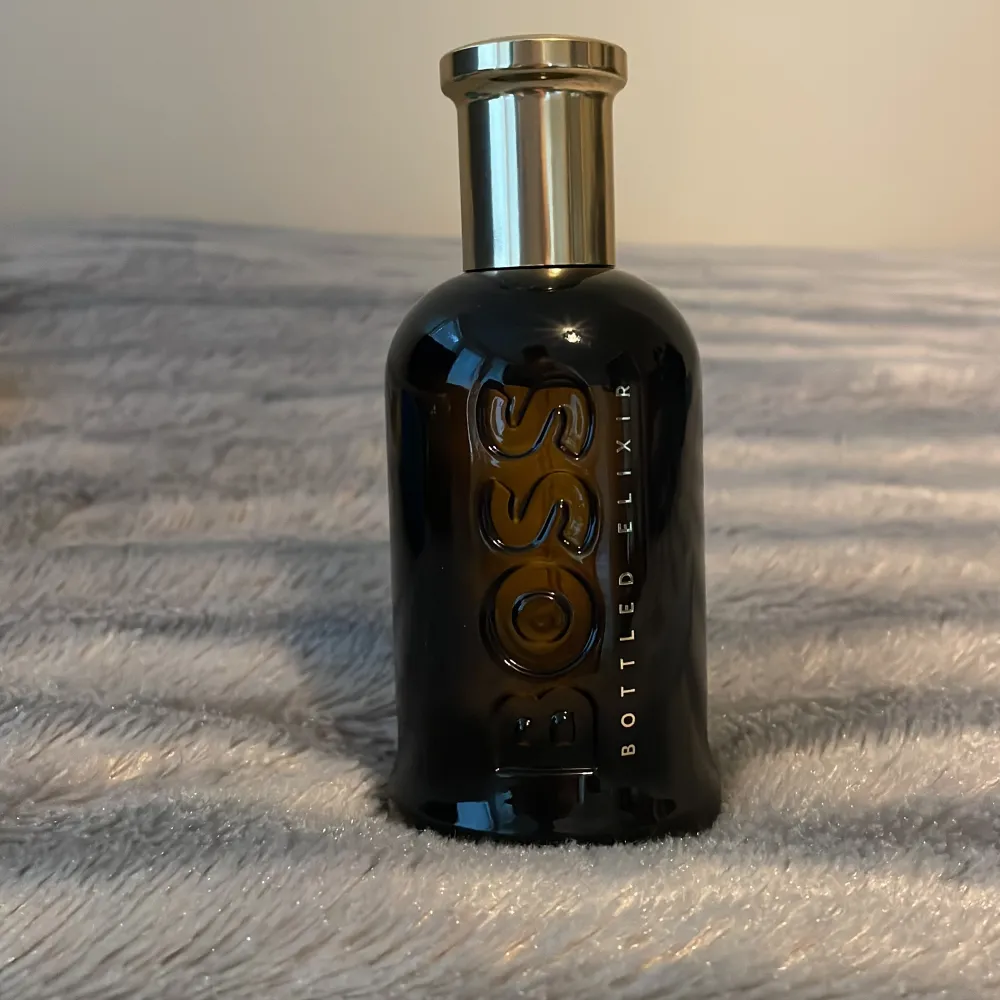 Hugo boss bottled elixir, sjukt god parfym. Väldigt lång lasting och är perfekt till vinter och höst. Säljer endast i 10ml sampels . Parfym.