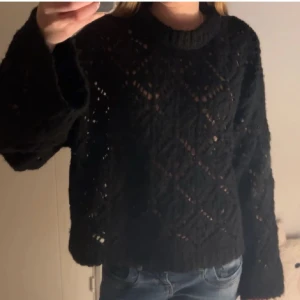 Tröja från zara - Tröja från zara, nästan aldrig använd då den inte längre är min stil🤍