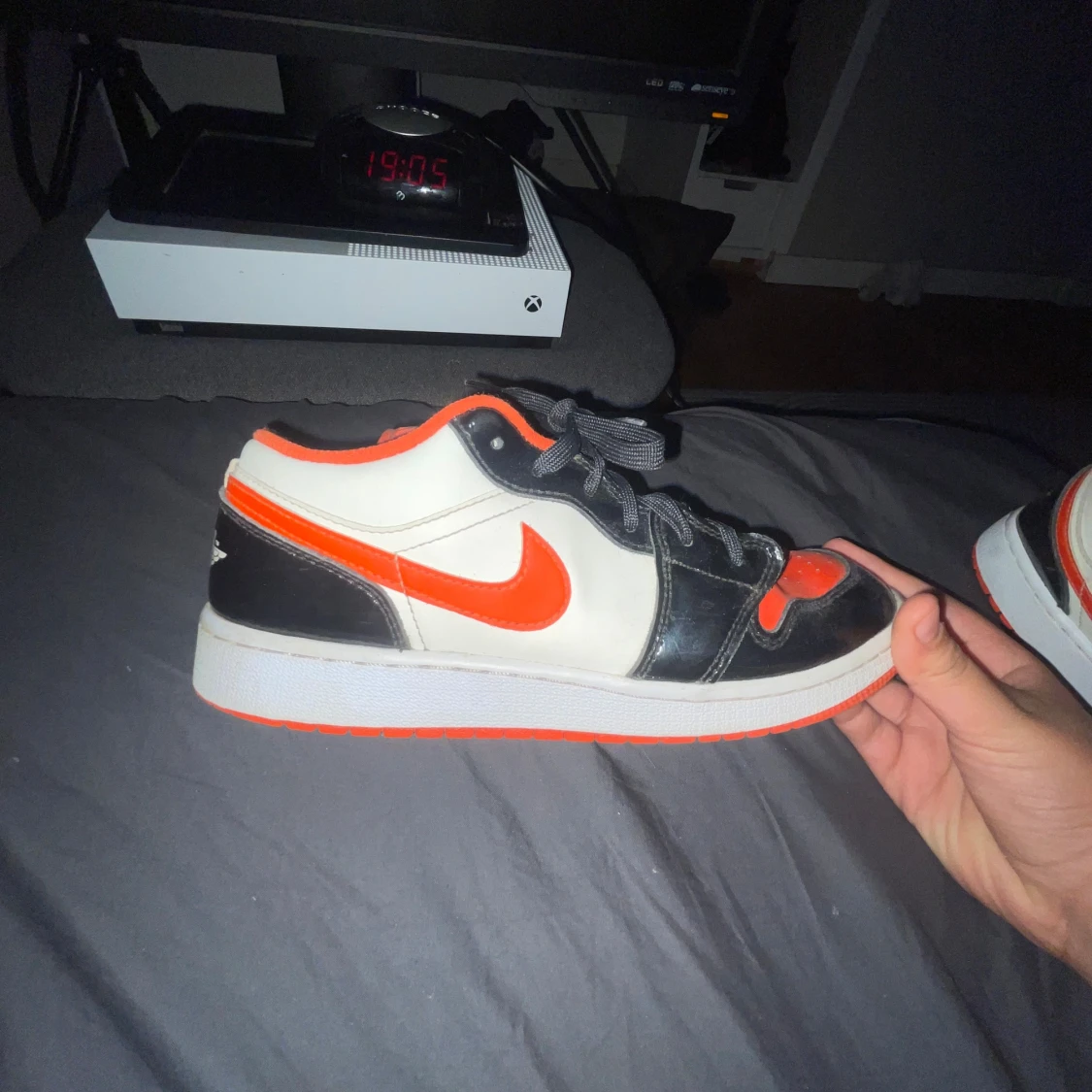 Jordan 1s lows - orange - 92