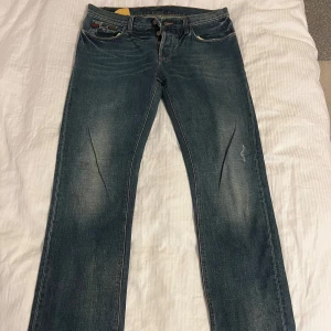 Gucci jeans  - Säljer Gucci jeans (äkta) i storlek 48 (skinny stil). Knappt använda och i mycket bra skick