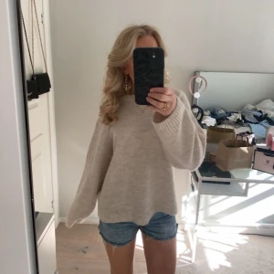 Jeansshorts 😇💓🙏🏼 - Jeansshorts från Kappahl barn i stolen 152. Har använt ganska mycket men har bra skick💓
