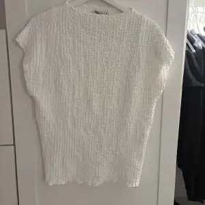 Fin Zara T-shirt/topp, har användts få gånger 