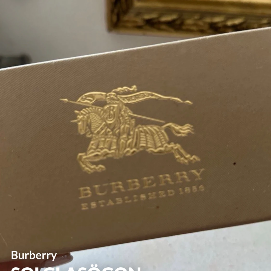 Solglasögon Burberry