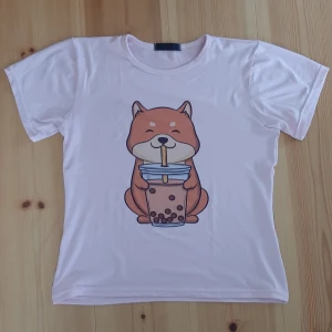 Rosa tröja med boba tea shiba - Rosa tröja från märket kawaii.se som inte används längre🎀 Använd men i bra skick☺