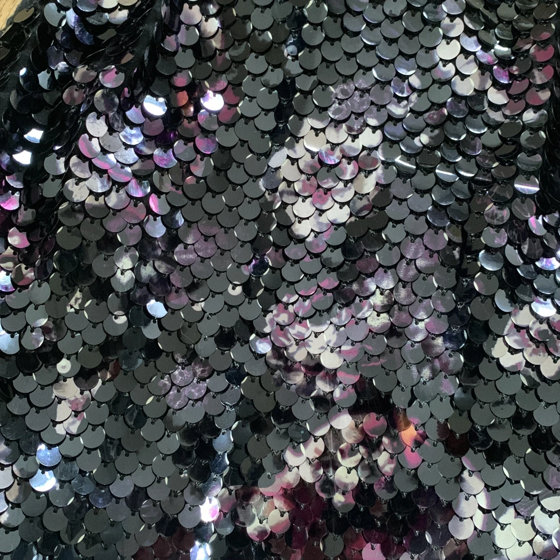 Svart paljettklänning från H&M - 92