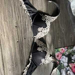Intimissimi bh  - Säljer denna fina bh i bra skick, säljer då den inte kommer till användning 💖
