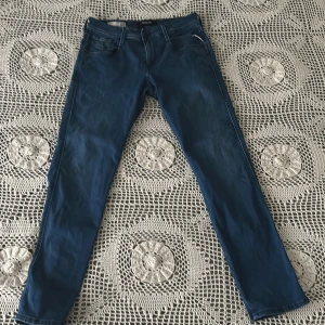Replay anbass hyperflex - Ett par riktigt feta jeans från replay. De har storlek 30/30 och har inga deflekter och är i riktigt bra skick.