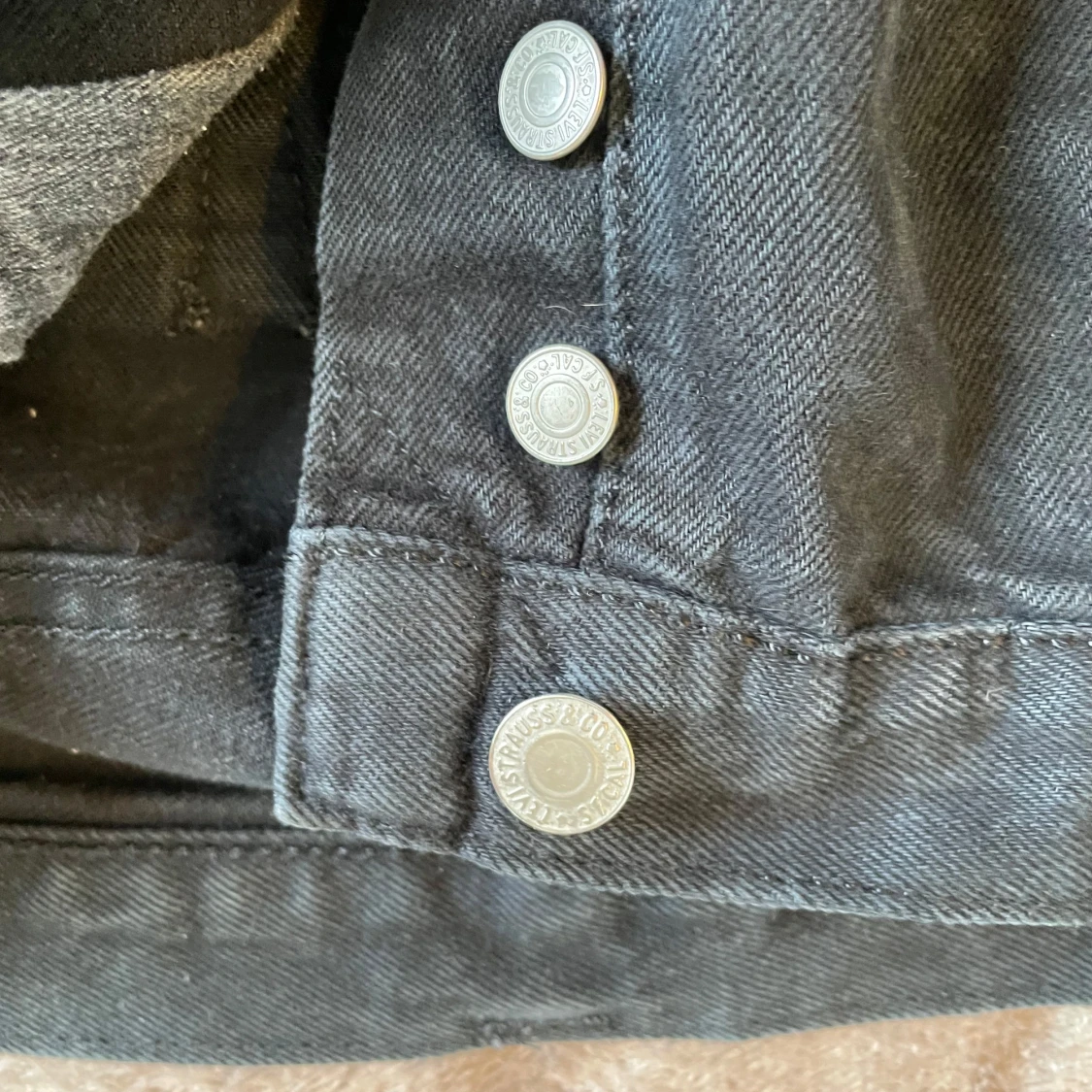 3 x Levis 501 samma strl med hål på samma ställe - 91