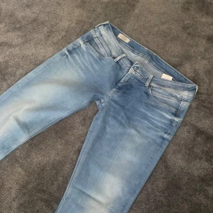 Pepe jeans  - Säljer dessa helt oanvända jeans då dom tyvärr var för stora för mig, strl 36💕