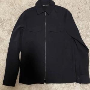 Snygg overshirt - Snygg overshirt perfekt för höst och vinter till ett bra pris!