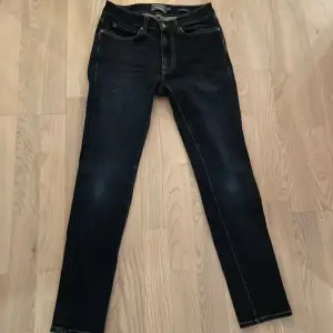 Storlek 172-178 riktigt feta jeans skick 10/10 aldrig använt. Om ni har några funderingar skicka till mig i dm. Pris kan diskuteras.