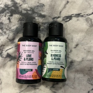 The body shop  - Detta är the body shops gamla jul dofter. Kommer ej ihåg hur gamla men kanske från 2 år sedan. Har bara luktat på dom men aldrig använt.