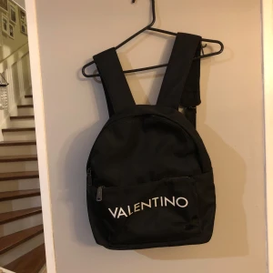 Valentino väska - En valentino ryggsäck 