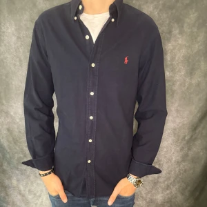 RALPH LAUREN SKJORTA  - // Ralph Lauren skjorta | Nyskick | Stolrlek: S slim fit | Nypris runt 1800 | Kontakta för fler frågor eller funderingar // Deluxecloset 