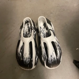 Skor/tofflor - En av dom skönaste tofflor/skor som du kan använda dig av