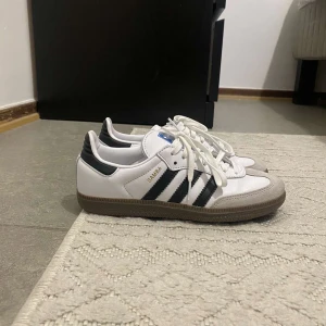 Adidas Samba  - Adidas Samba skor som är helt nya och fräscha som bara använts 2 gånger i storlek 36.