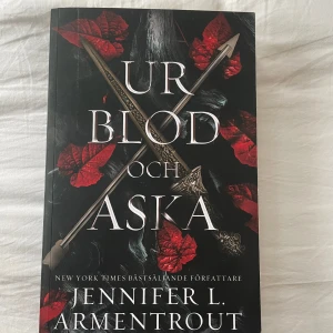 Ur blod och aska/ From blood and ash - Ur blod och aska/ From blood and ash, helt nyskick, säljer pga att jag har två av samma exemplar! <3