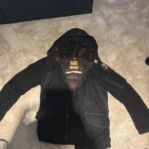 Parajumper vinterjacka - Storlek:Large Begagnad Jacka