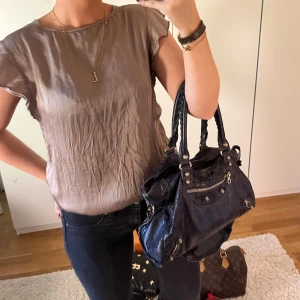 Söt topp - Brun super söt topp💕