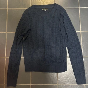 Söt tröja - Säljer denna supersöta tröjan. Toppenskick. Stl 158/164