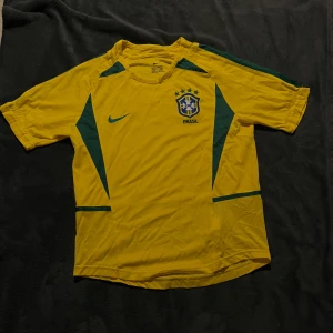 Brasilien t shirt  - 10/10 skick priset är fast 