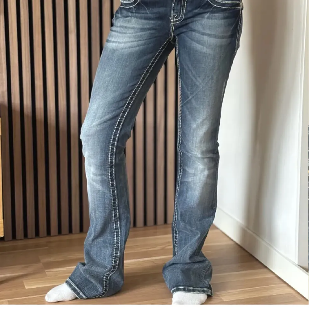 Nypris 1400 kr. Jeans & Byxor.