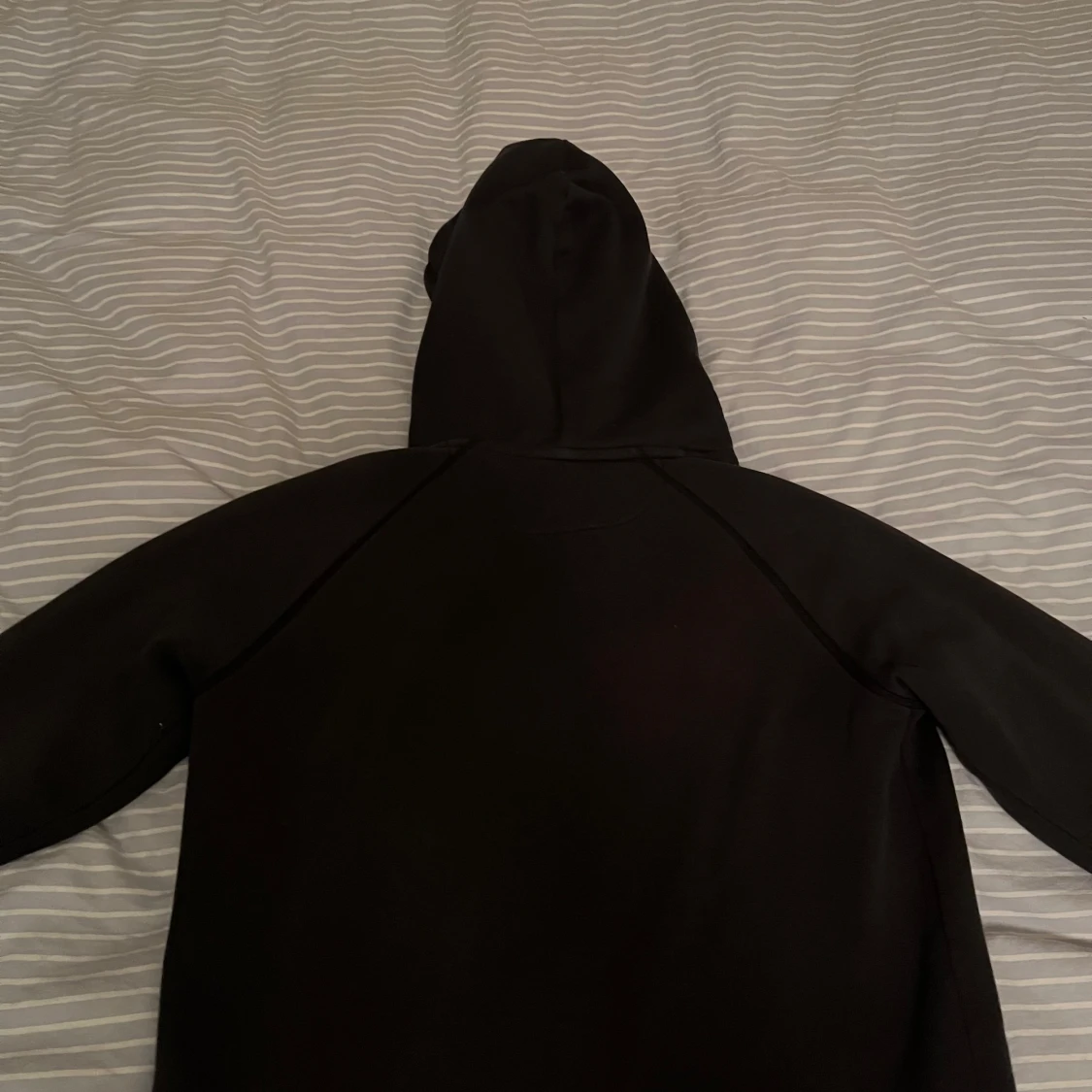 Svart hoodie från GANT - 90