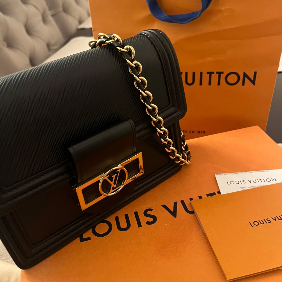 Svart axelväska från Louis Vuitton - 90